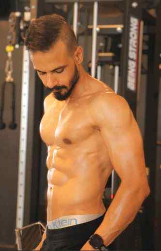 6 Abs